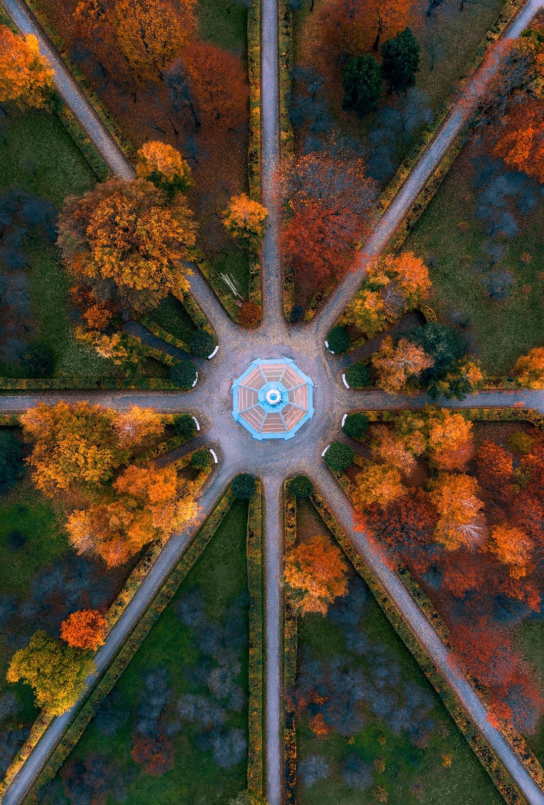 Welcome To Moscow, A Journey Through Russian Modern Architecture By Vadim Sherbakov (9)