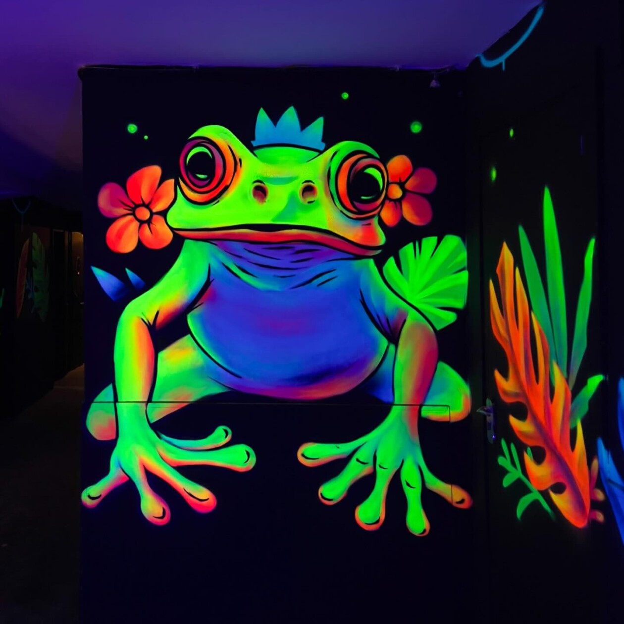 After Dark, The Luminous And Colorful Murals Of Fabián Bravo Guerrero (5)