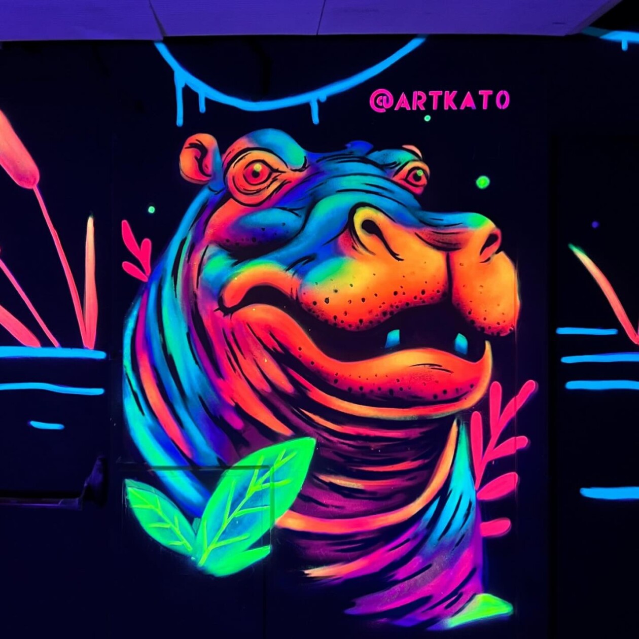 After Dark, The Luminous And Colorful Murals Of Fabián Bravo Guerrero (7)