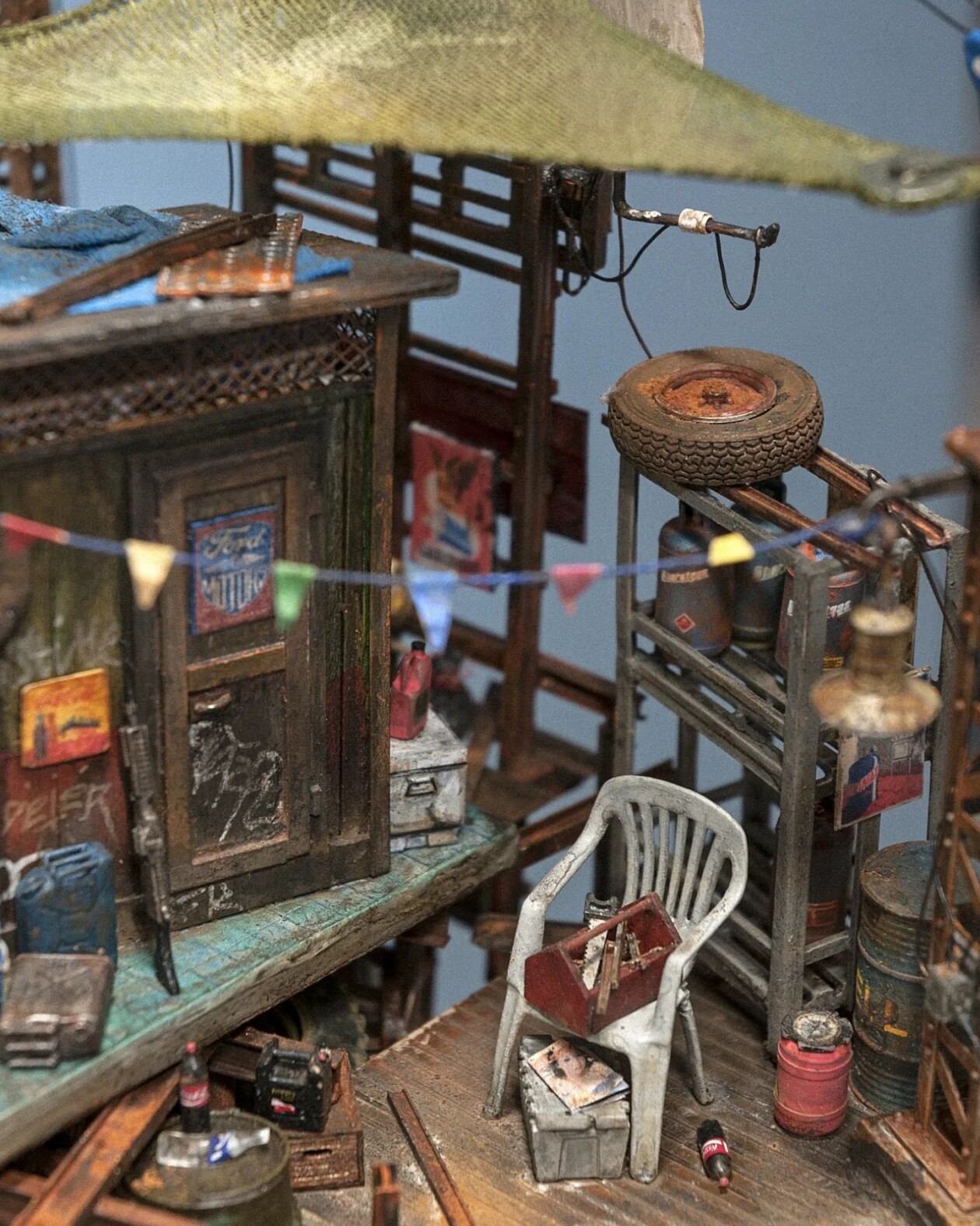 The Miniature Post Apocalyptic Worlds Of Simon Laveuve (1)