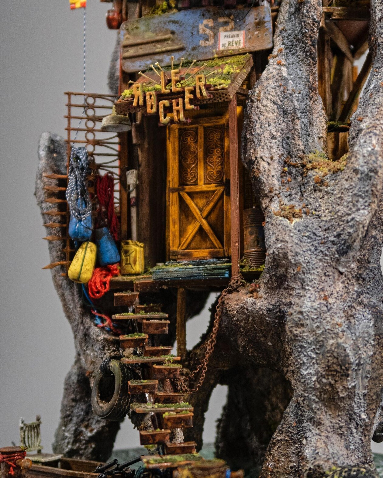 The Miniature Post Apocalyptic Worlds Of Simon Laveuve (11)