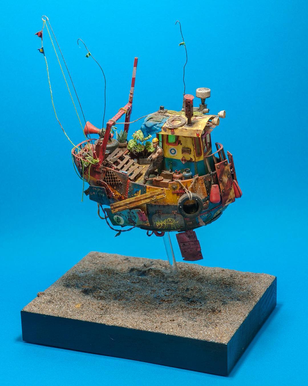 The Miniature Post Apocalyptic Worlds Of Simon Laveuve (15)