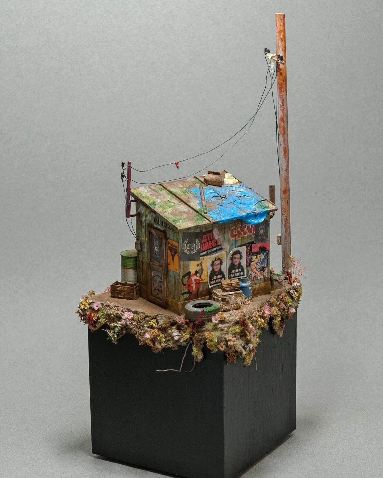 The Miniature Post Apocalyptic Worlds Of Simon Laveuve (21)