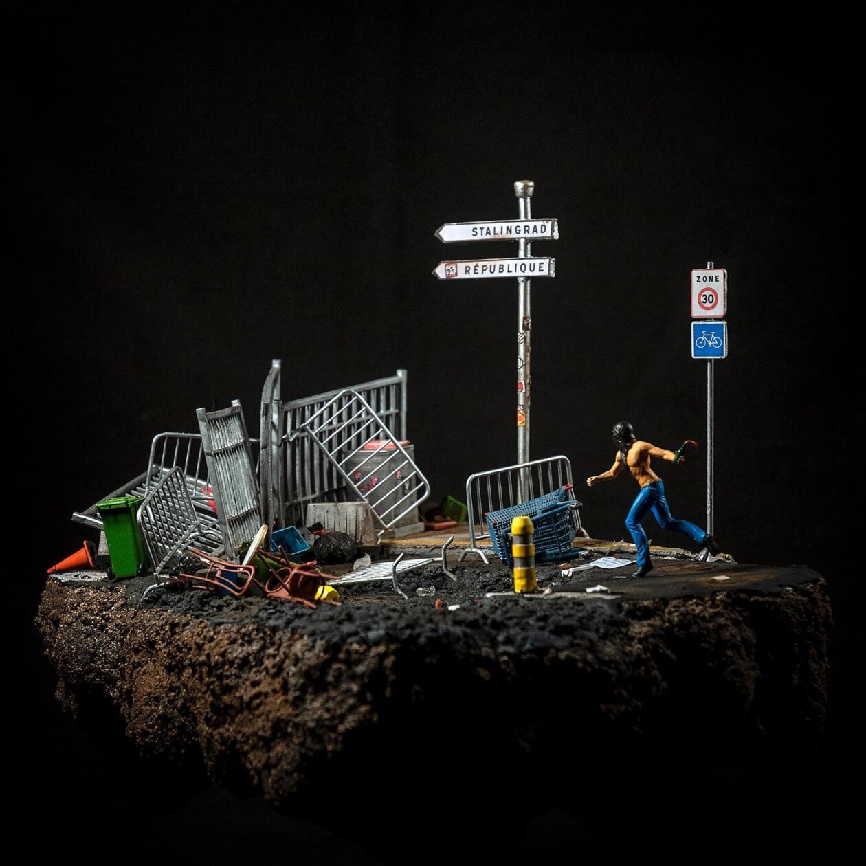 The Miniature Post Apocalyptic Worlds Of Simon Laveuve (25)