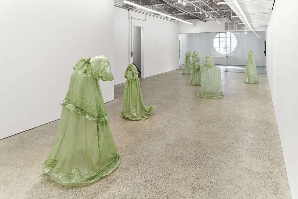 Brandon Morris' Sculptures That Combine Cyberpunk, History, And Fashion (1)