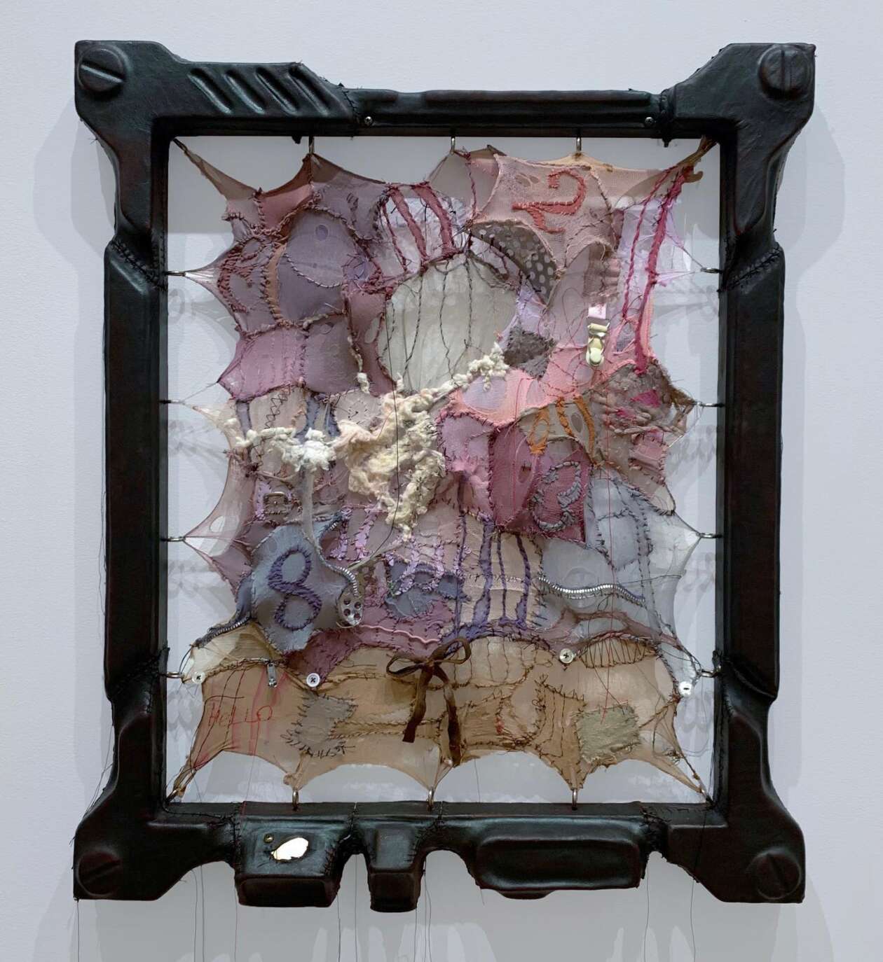 Brandon Morris' Sculptures That Combine Cyberpunk, History, And Fashion (12)