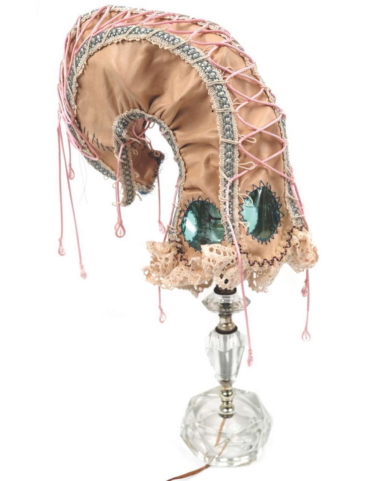 Brandon Morris' Sculptures That Combine Cyberpunk, History, And Fashion (2)