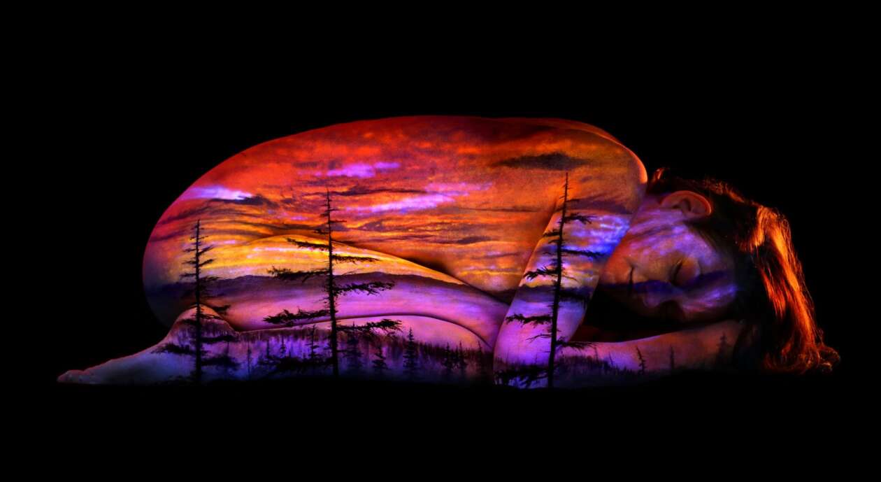 John Poppleton’s Glowing Body Art (2)