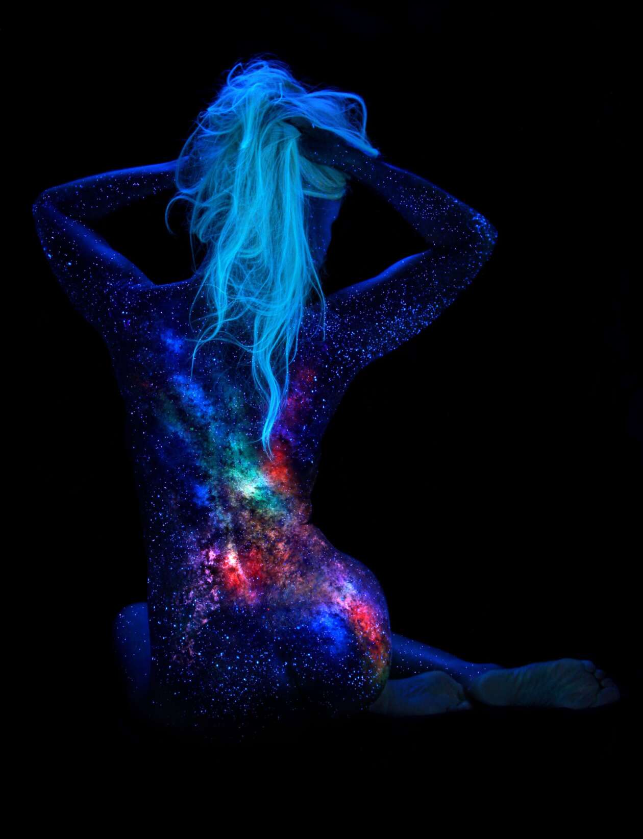John Poppleton’s Glowing Body Art (6)