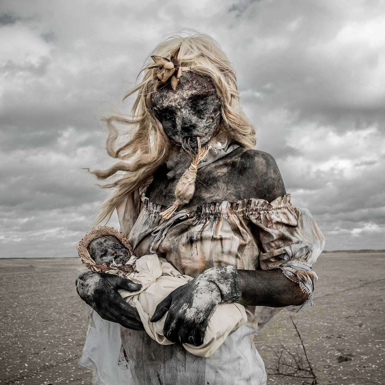 Mothmeister’s Dark Fairytale Photography (13)