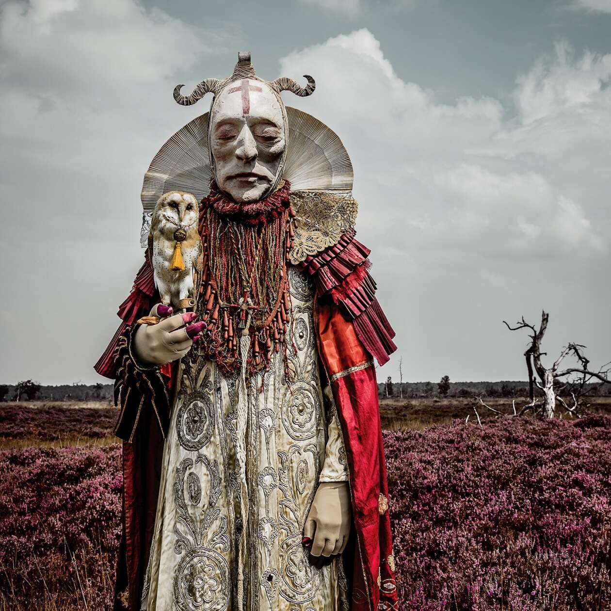 Mothmeister’s Dark Fairytale Photography (14)