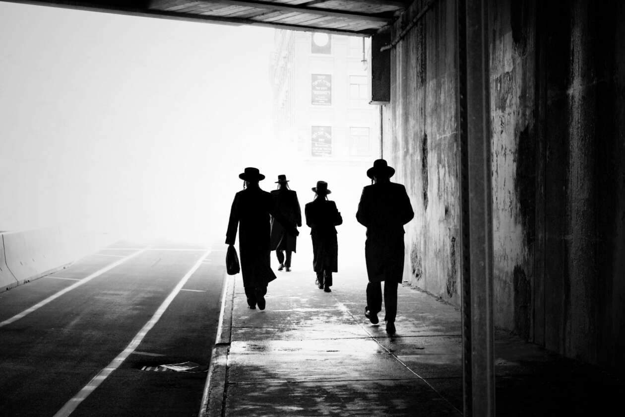 Black And White Street Photography By Mania De Praeter (3)