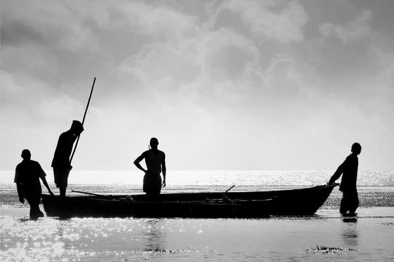 Black And White Street Photography By Mania De Praeter (6)