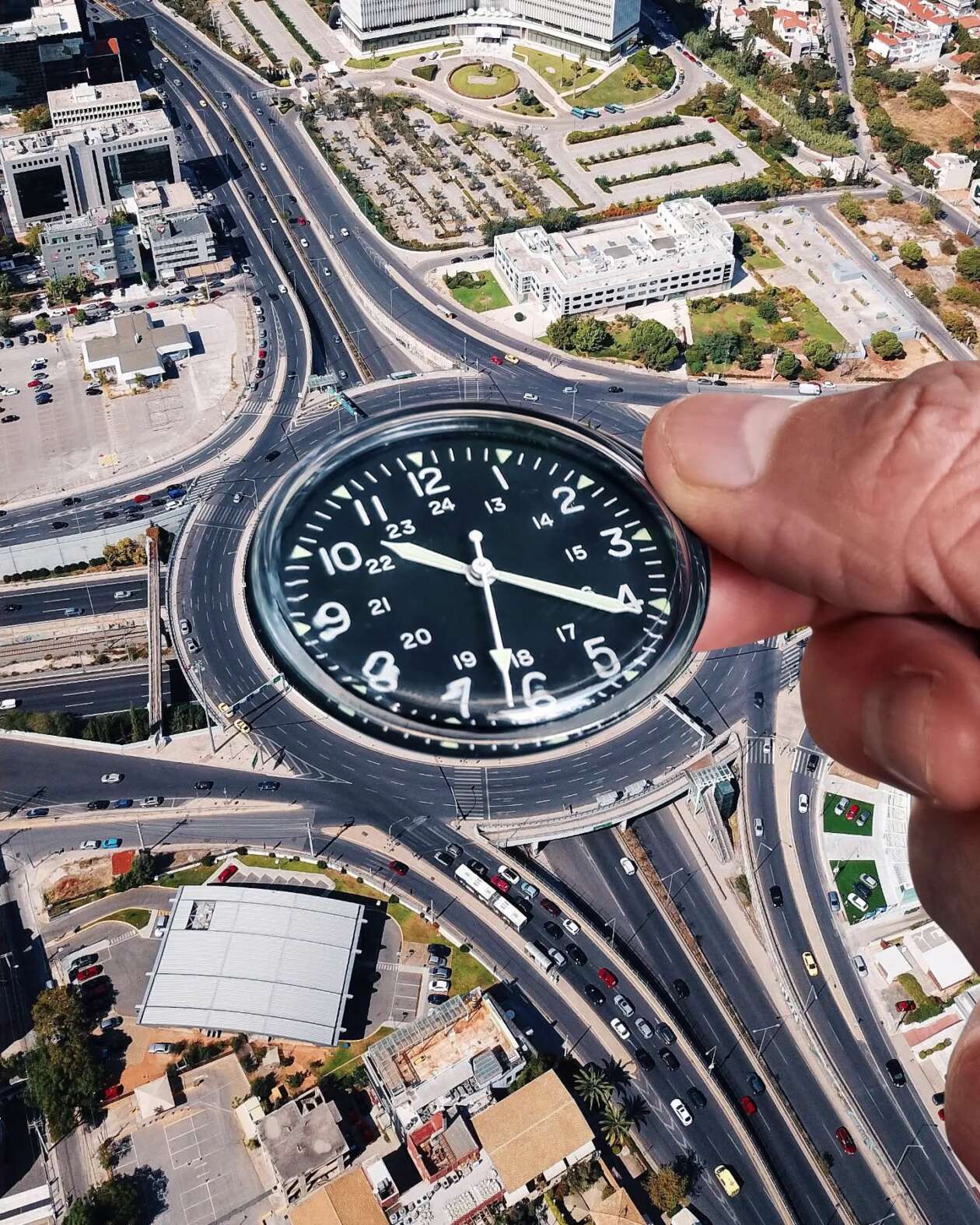 Hugo Suíssas' Clever Collages (4)