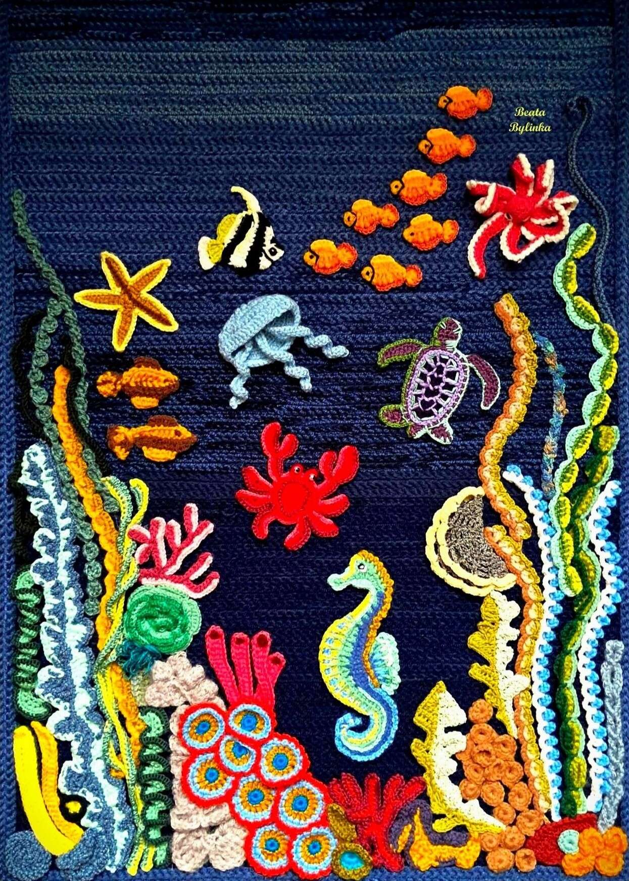 Beata Bylinka’s Crochet 'paintings' (10)