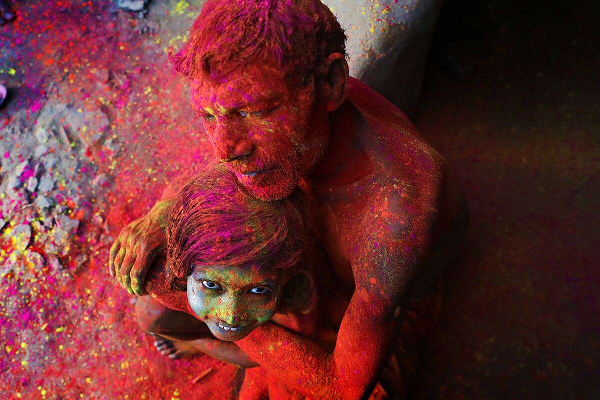 Photos Of Holi In A Rural Bengal Village By Anjan Ghosh (11)
