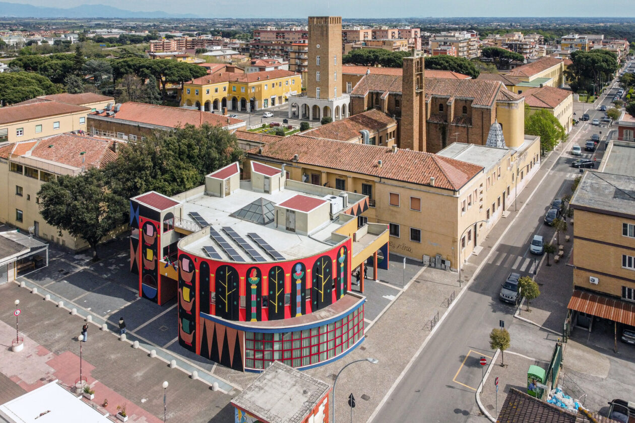Agostino Iacurci's Elegant Monumental Murals (4)