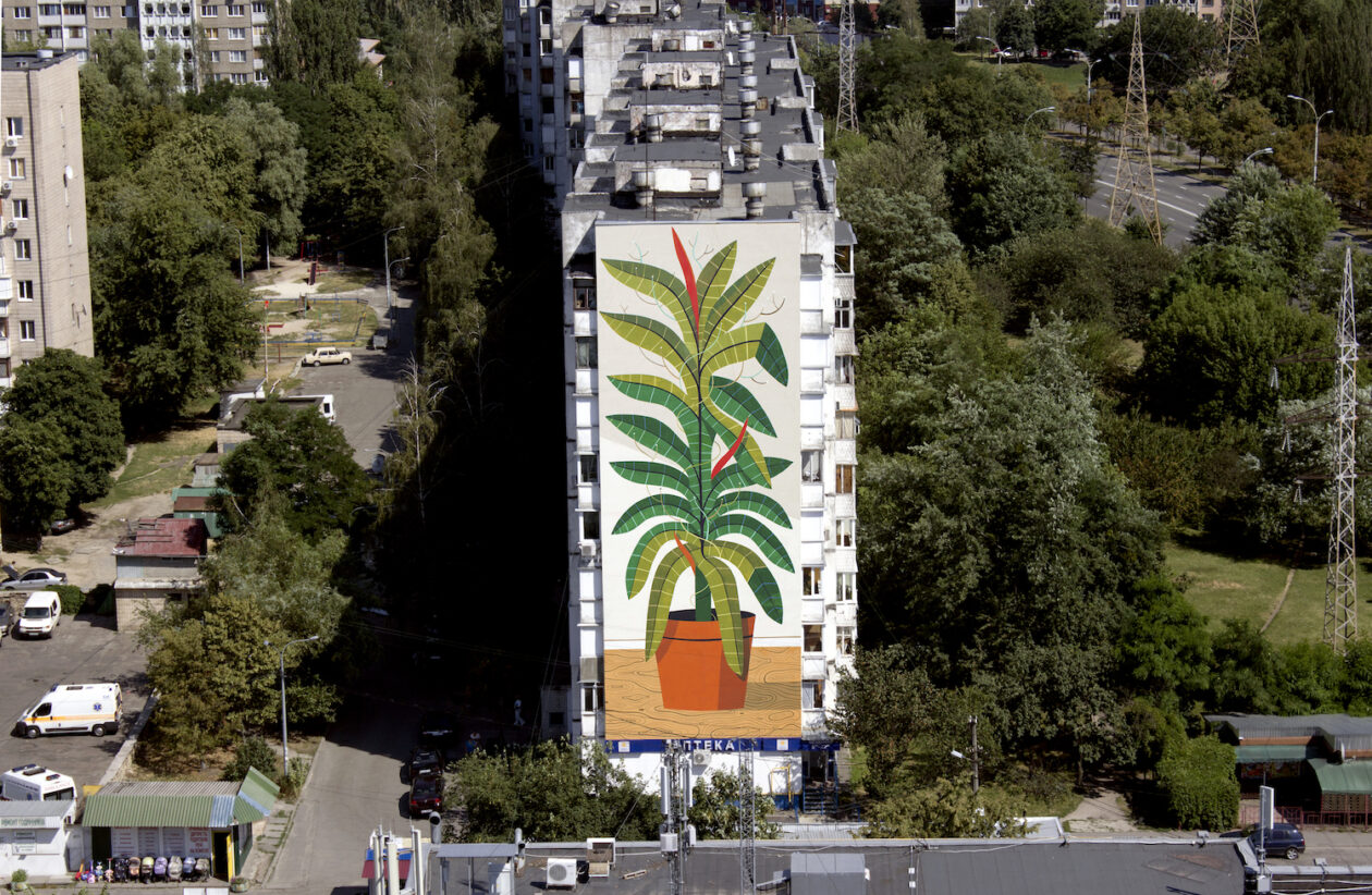 Agostino Iacurci's Elegant Monumental Murals (8)