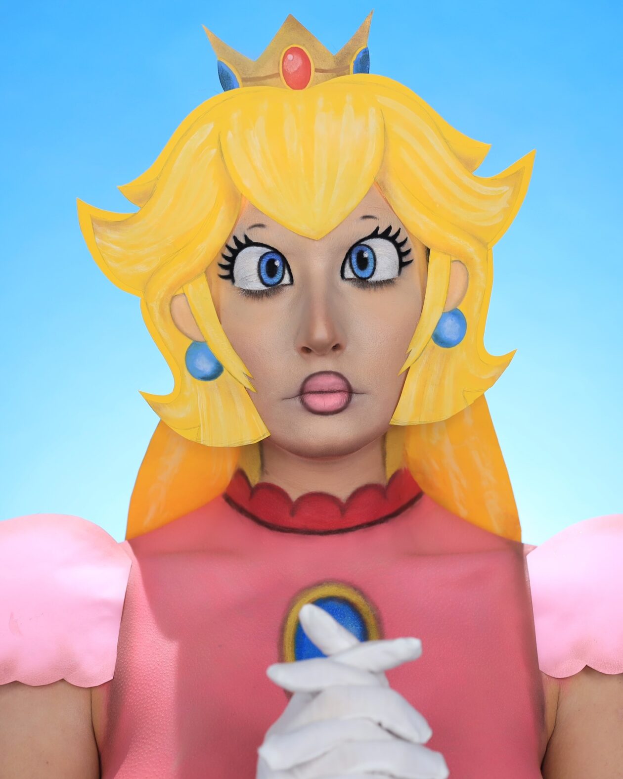 Annie Thomas’s Makeup Transformations (20)