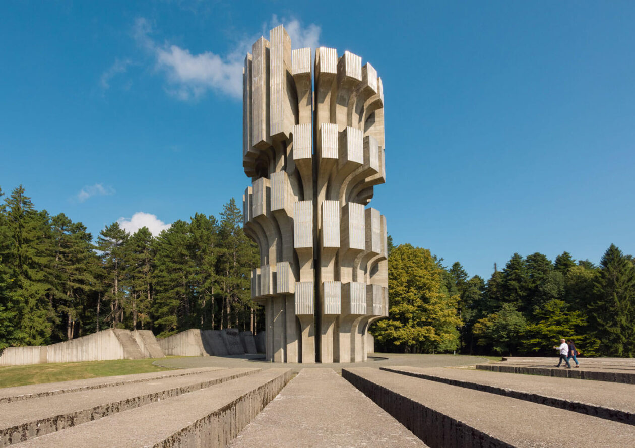 Arnau Rovira’s Futuristic Architecture Photography (11)