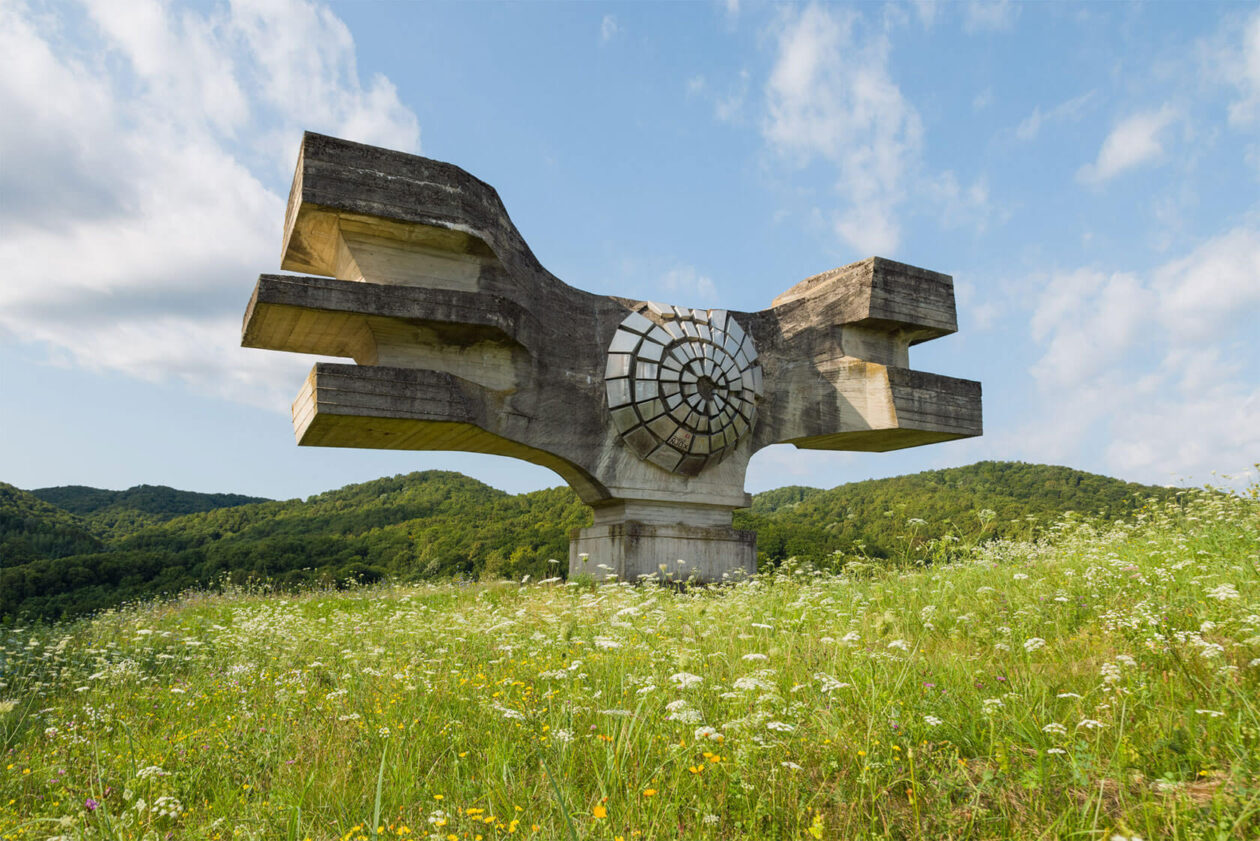 Arnau Rovira’s Futuristic Architecture Photography (3)