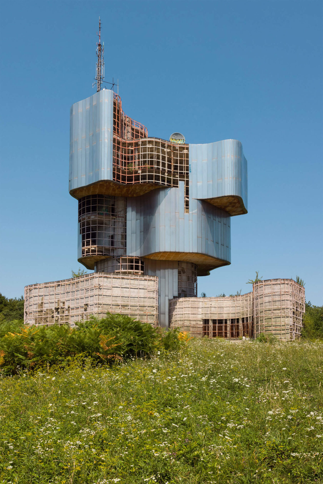 Arnau Rovira’s Futuristic Architecture Photography (9)