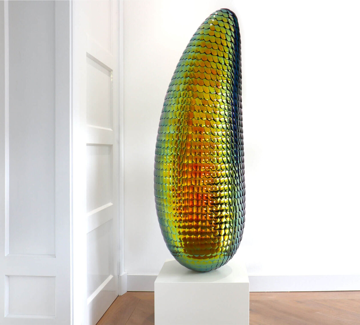 Eelco Hilgersom Shimmering Abstract Sculptural Creatures (10)