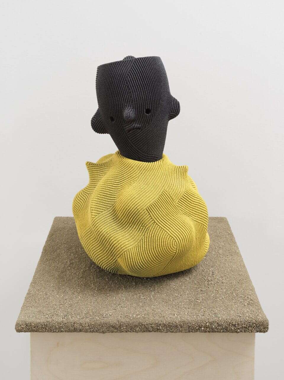 En Iwamura’s Playful Ceramic Sculptures (9)