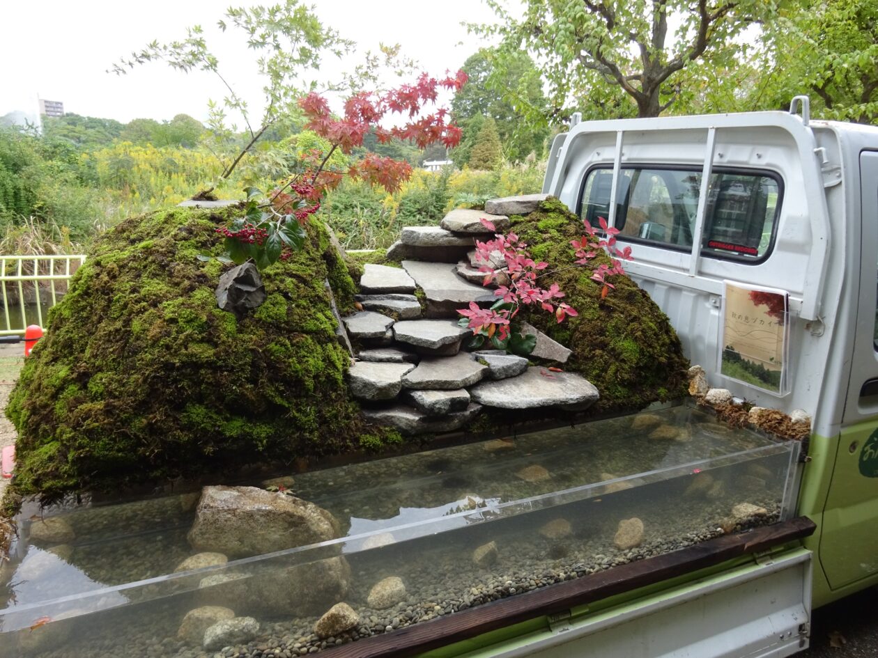 Japan’s Kei Truck Garden Contest (4)