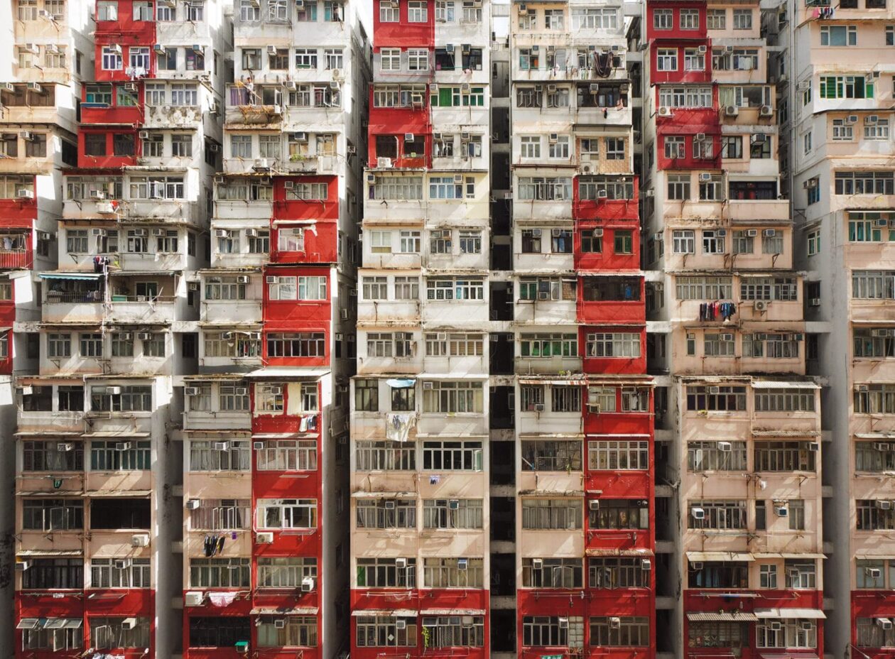 Romain Jacquet Lagrèze's Urban Photography Of Hong Kong's Heights (2)