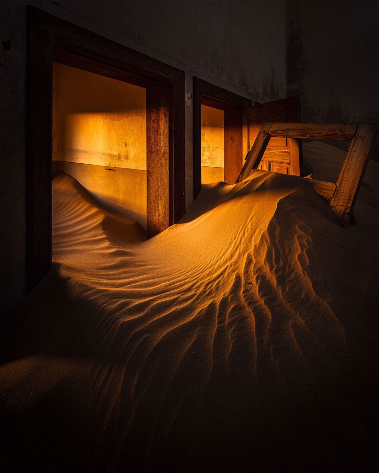 Haunting Photos Of Kolmanskop By Sarfraz Durrani (10)