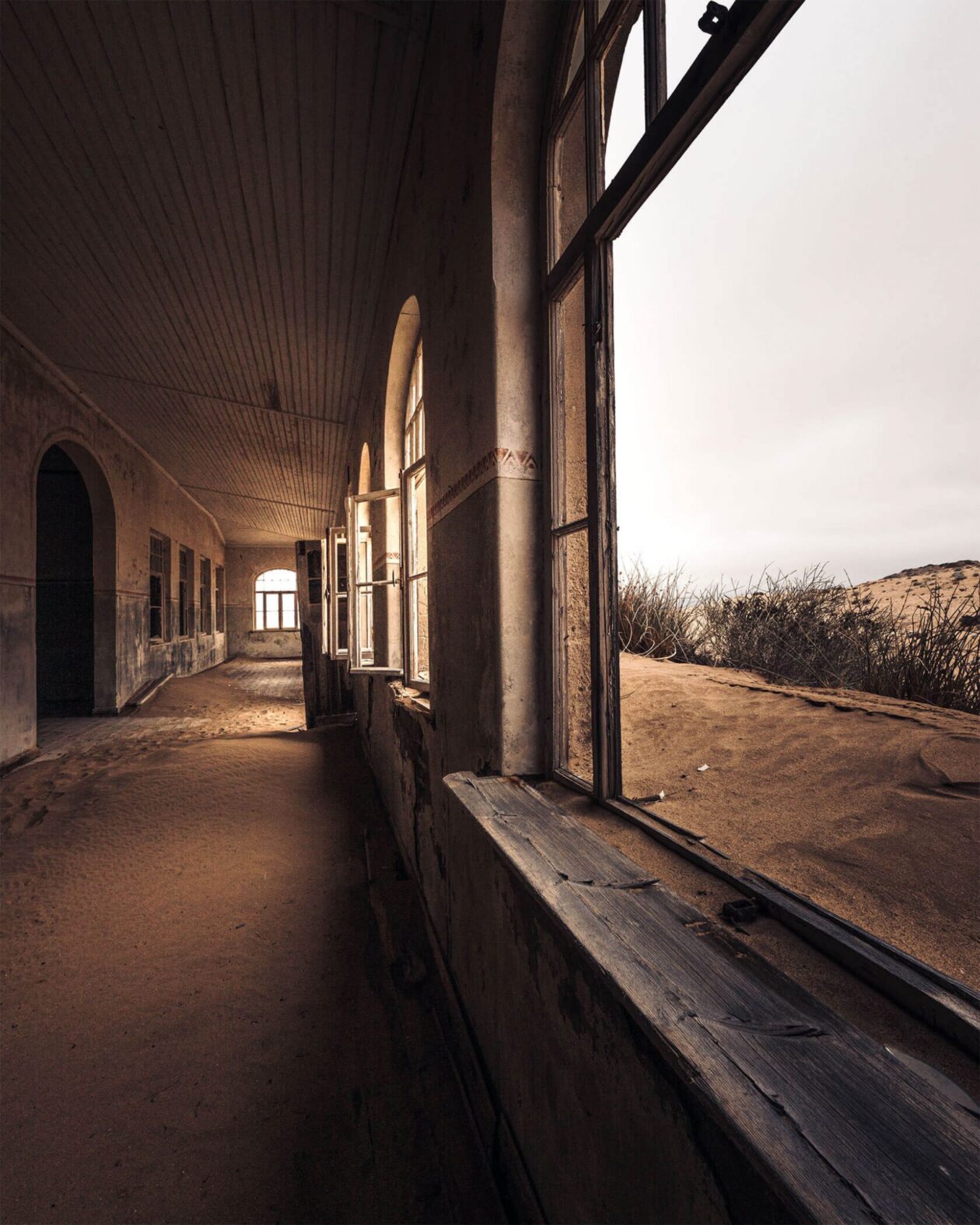 Haunting Photos Of Kolmanskop By Sarfraz Durrani (13)