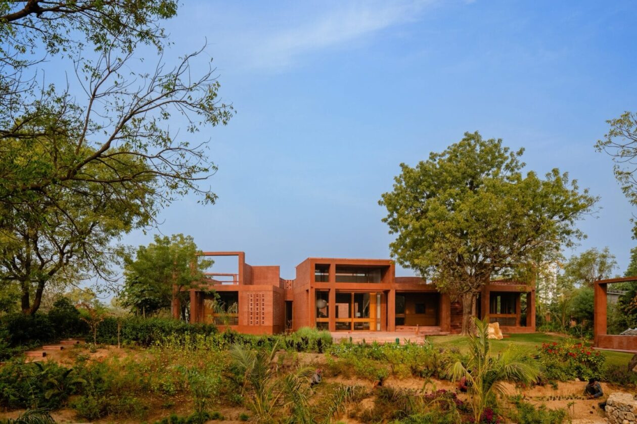 Studio Sangath's Terracotta Home (2)