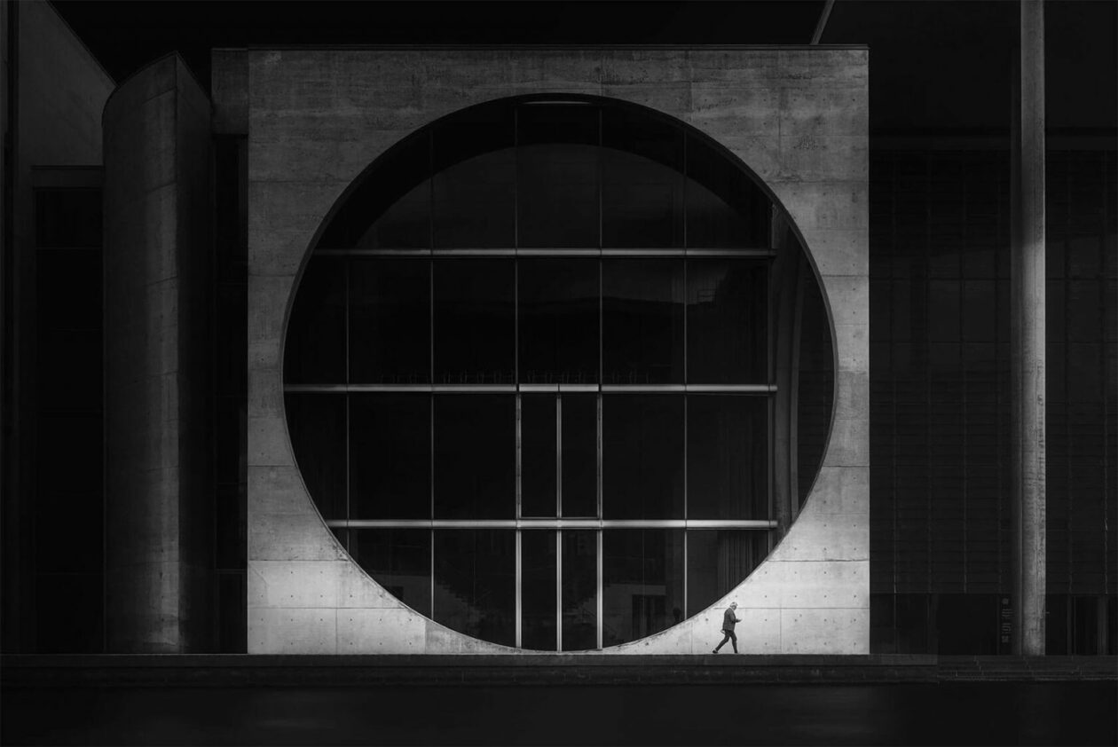 Thomas De Franzoni's Monochrome Architectural Photography (1)