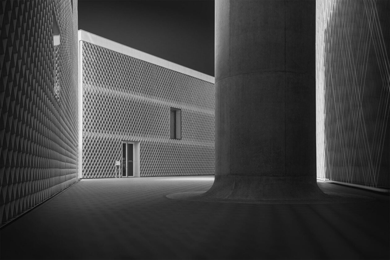 Thomas De Franzoni's Monochrome Architectural Photography (5)