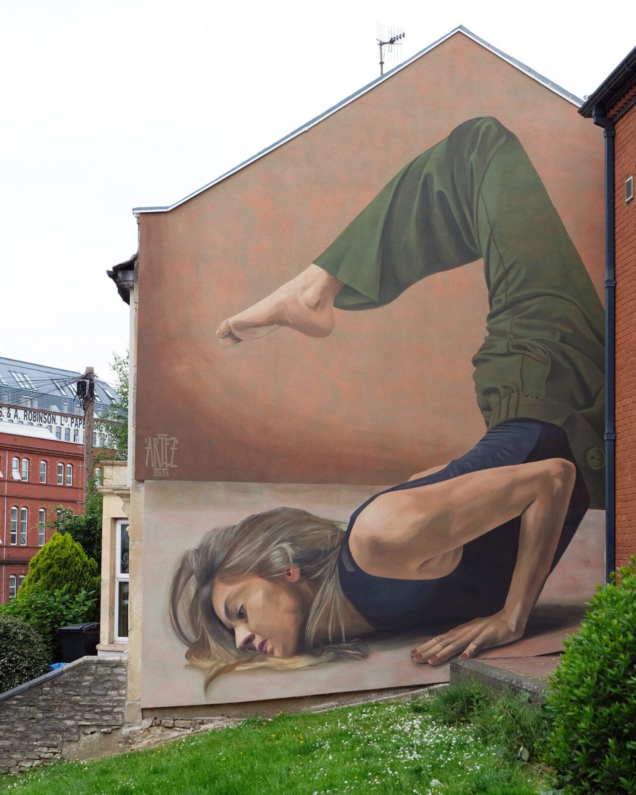 Artez's Acrobatic Murals (5)