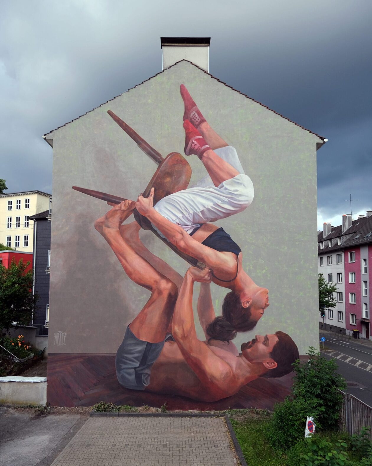 Artez's Acrobatic Murals (7)