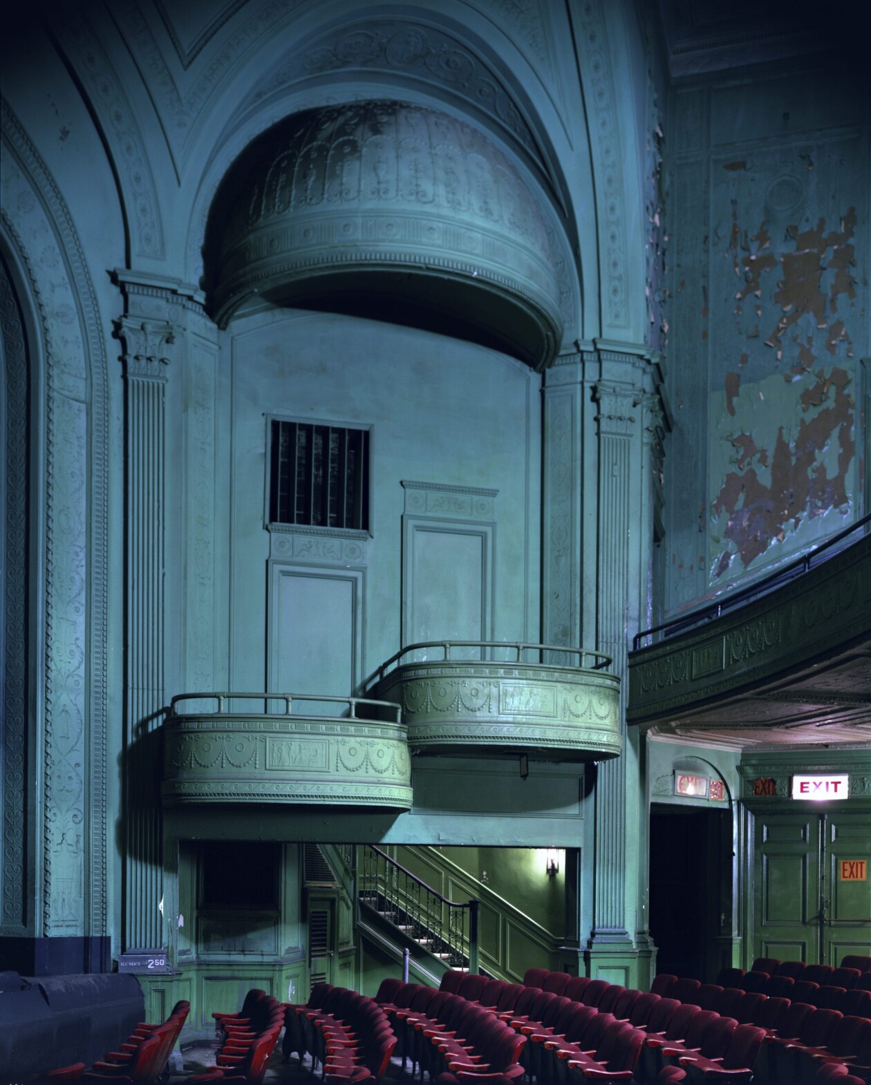 Andrew Moore's Decaying American Theater Photography (2)