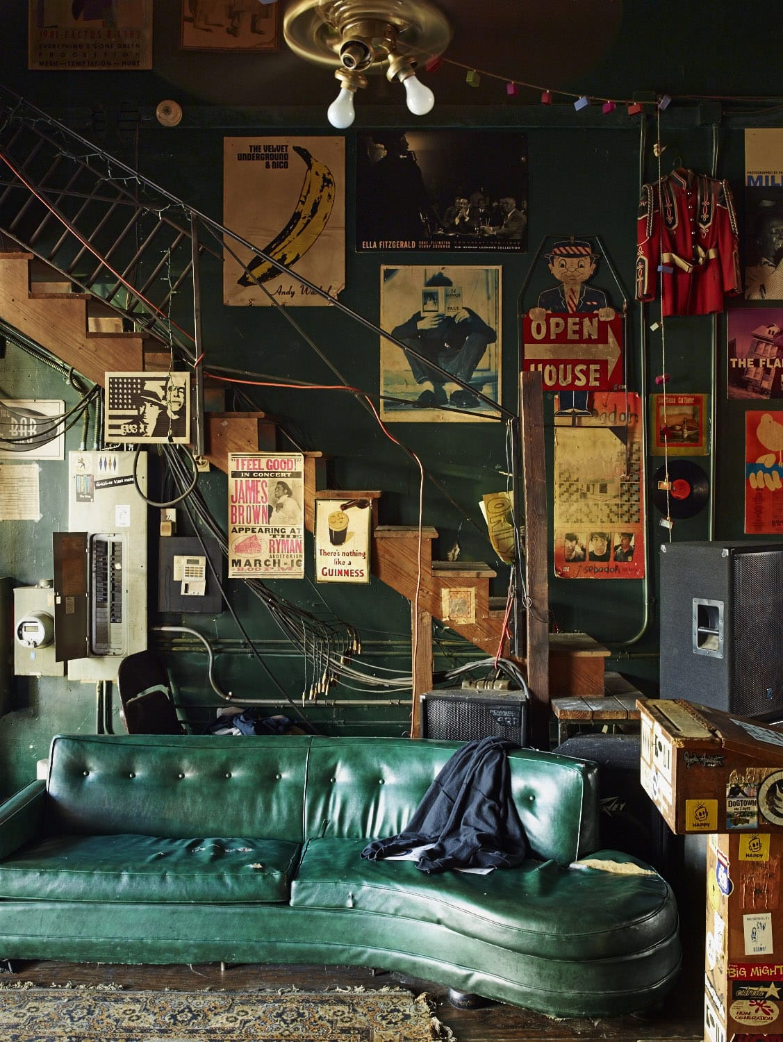 Andrew Moore's Decaying American Theater Photography (3)