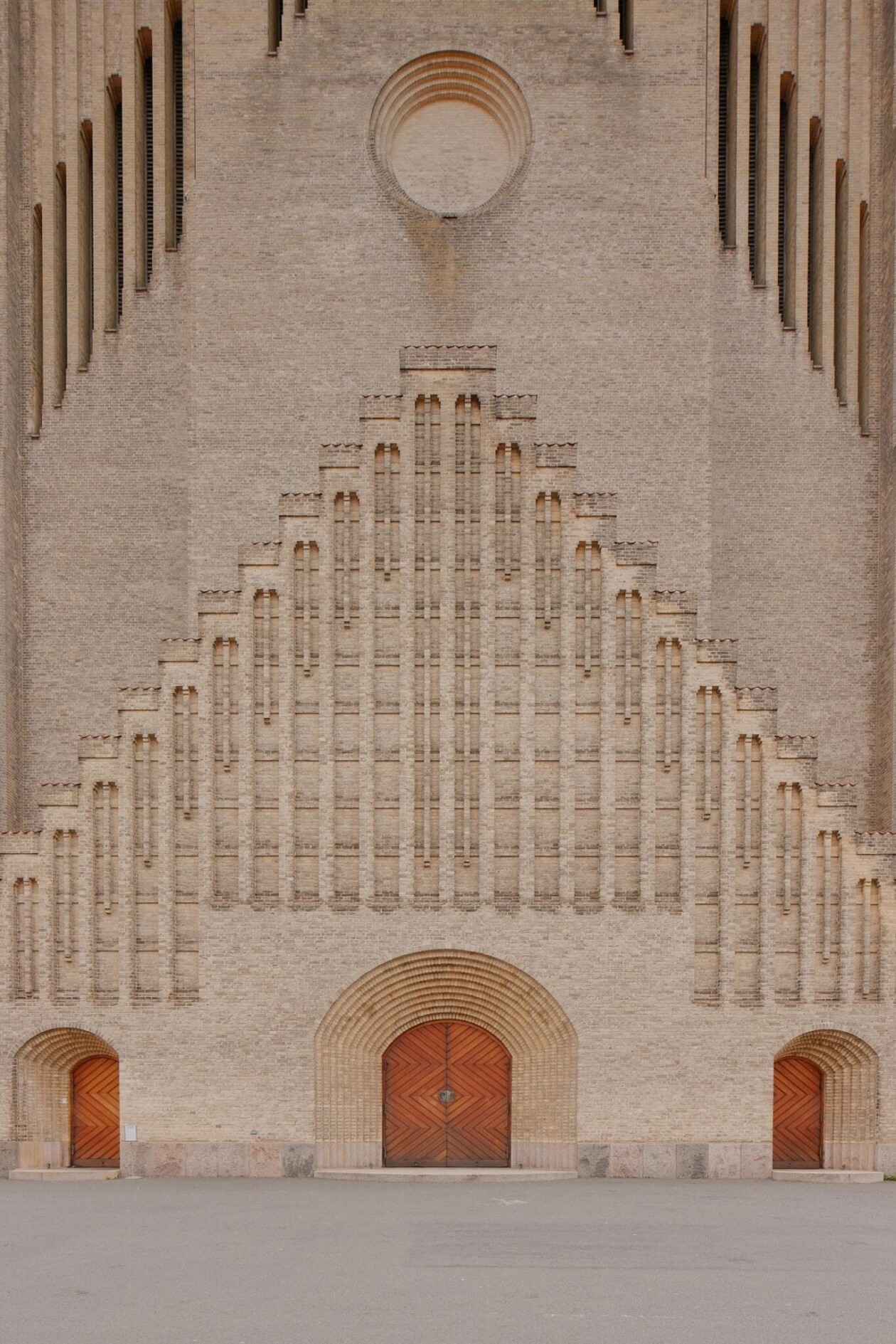David Altrath's Architecture Photography Of Grundtvig's Church (7)