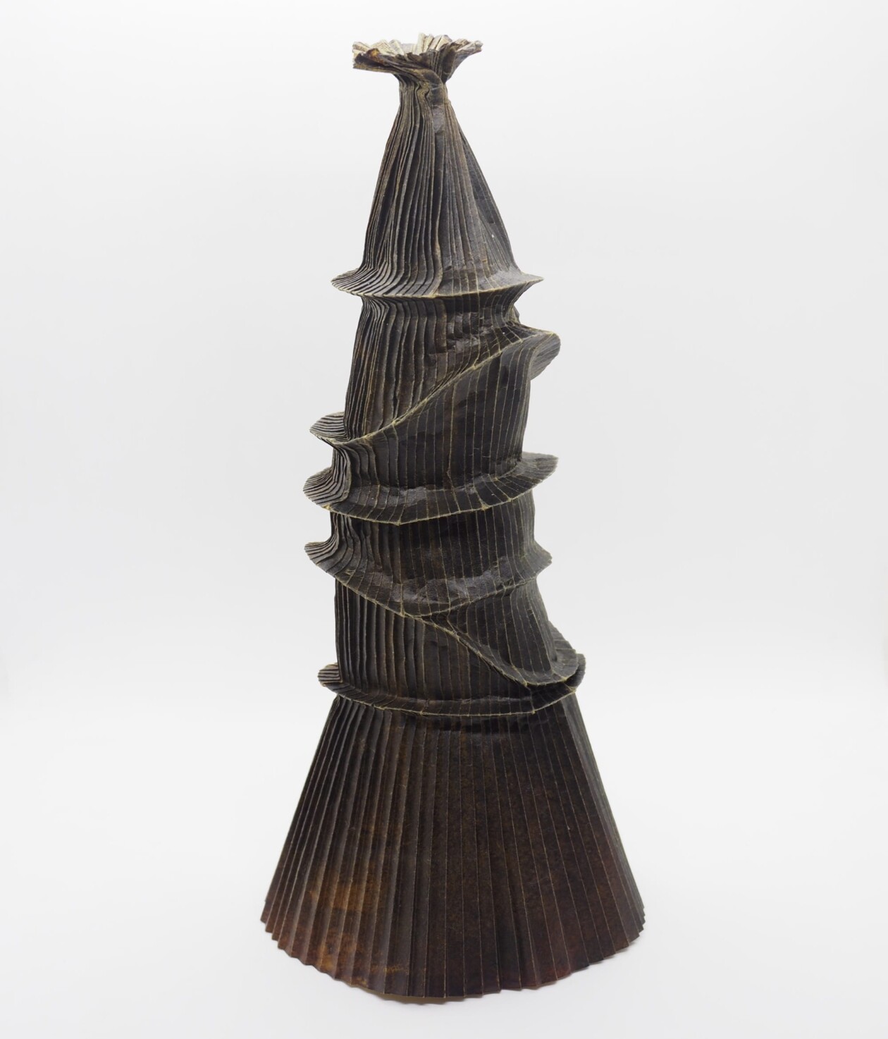 Goran Konjevod's Geometric Paper Folding Vessels (7)