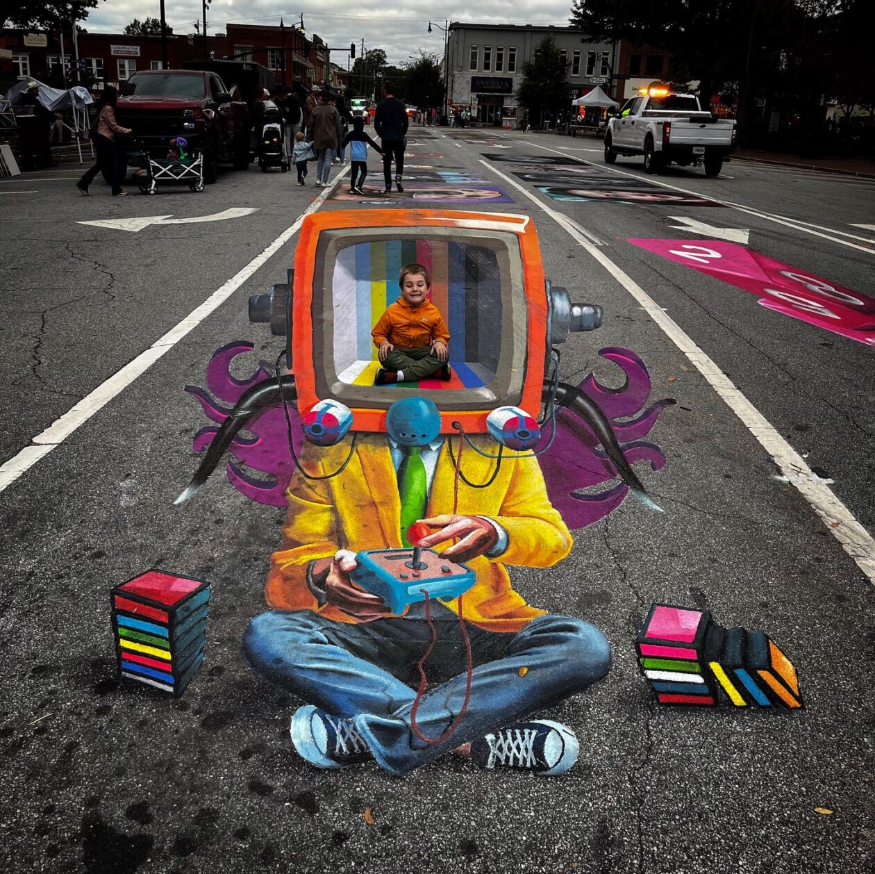 Naomi Haverland's Anamorphic Chalk Art (2)
